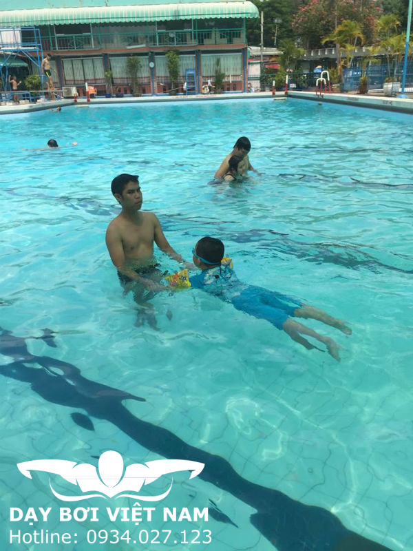 Học bơi ở Hồ bơi Fosco TPHCM