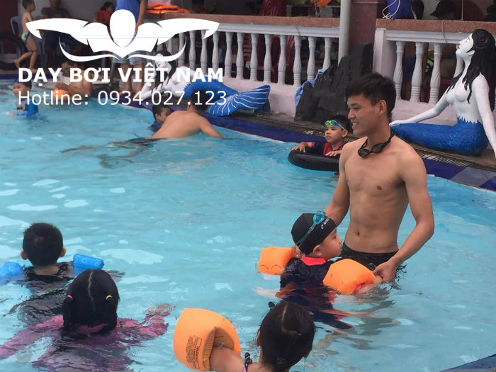 Học bơi ở nhà Thiếu nhi Thủ Đức TPHCM