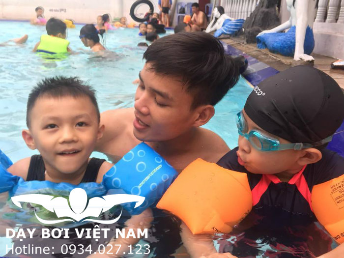 Học bơi ở nhà Thiếu nhi Thủ Đức TPHCM